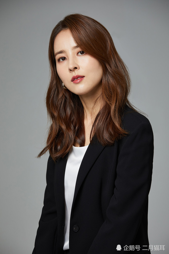 演员韩惠珍公开全新简介照优雅清纯知性干练