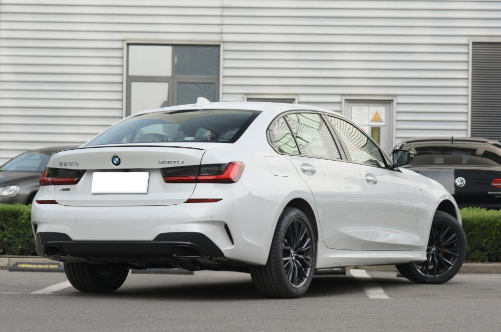 21款宝马3系全面升级,长轴版轴距近3米,运动感与舒适感并存