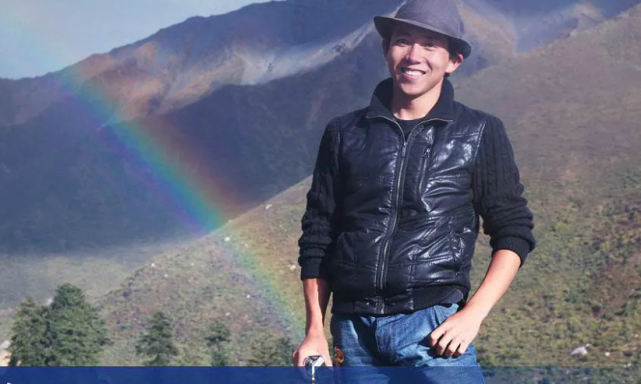 不少网红,造星公司,面对对方优厚的条件,丁真的老板杜冬丝毫没有动摇