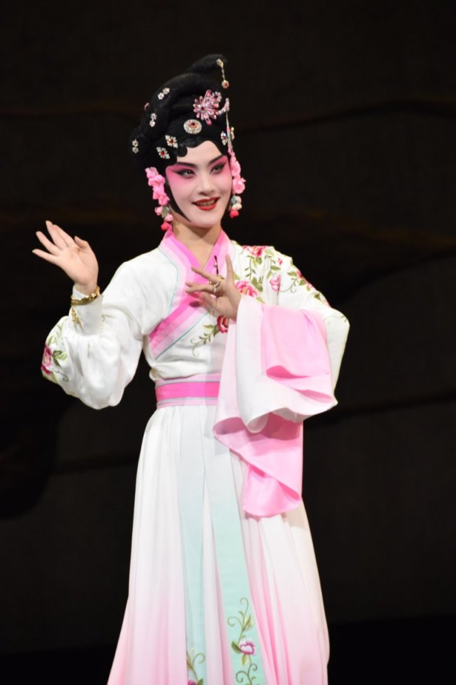 柳子戏《老青天》:一部久违的妙趣横生的喜剧力作