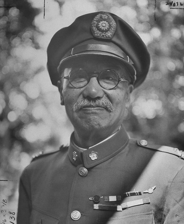 1926年,阎锡山和冯玉祥打起来了,石友三被派去当了先头部队.