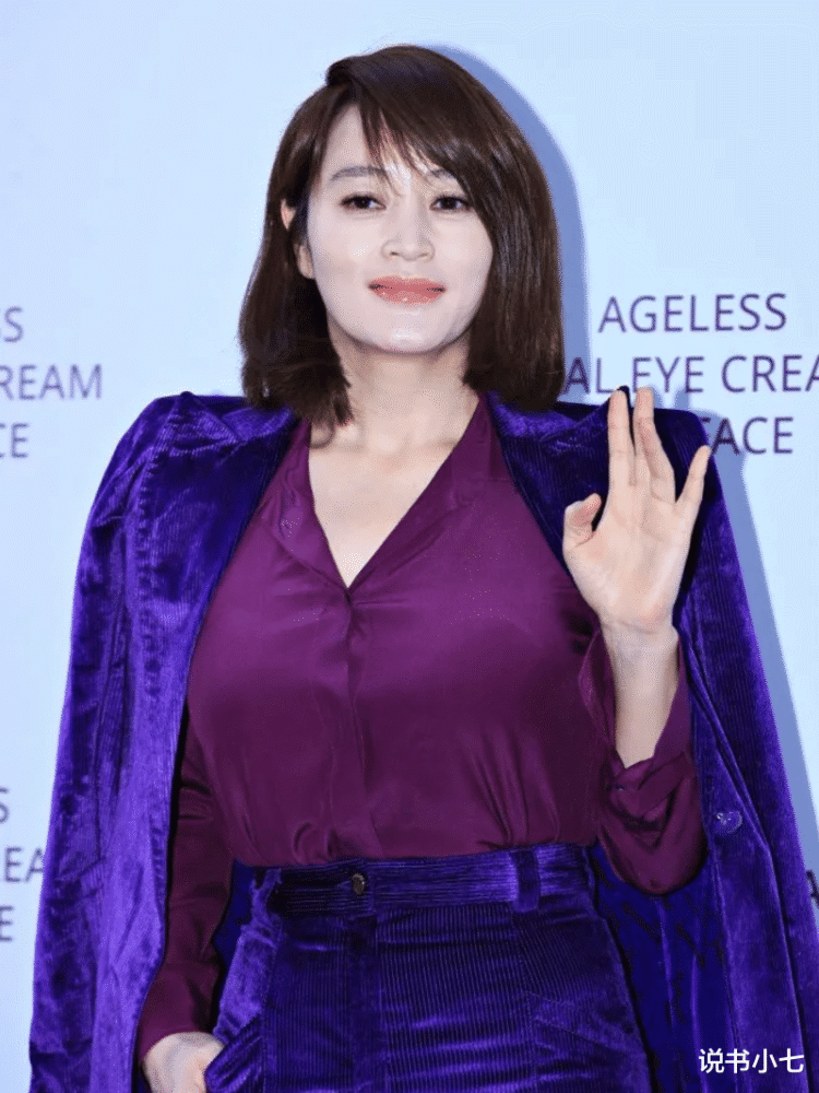 柳演锡也是能说会演的,有份和金慧秀老师一起搭档主持节目,显然这位