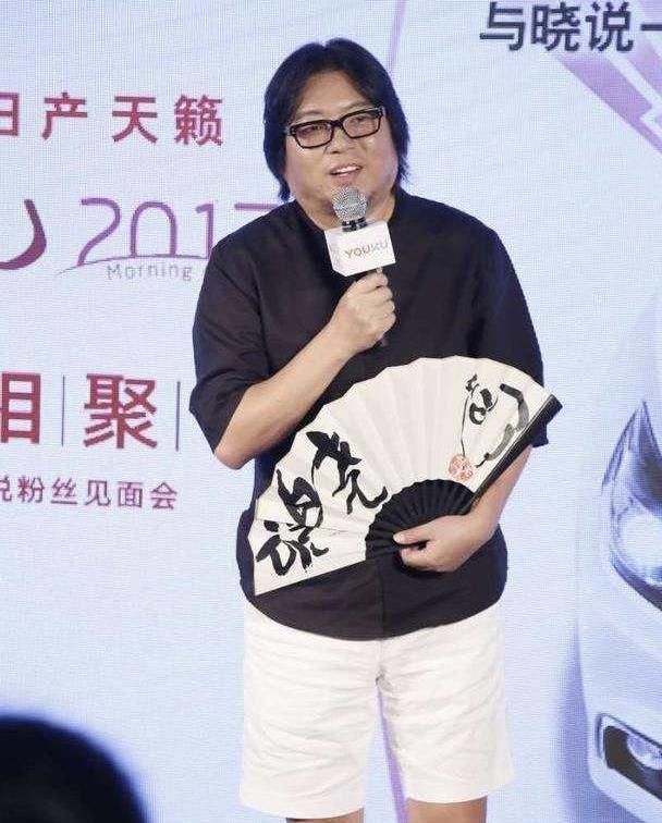 高晓松26天瘦26斤,上演中年油腻男逆袭,网友评价帅气逼人