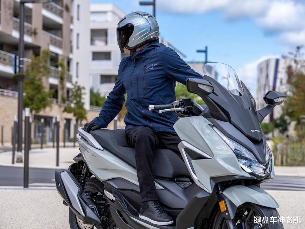 7w左右的预测结果并不意外,至少没有和主要竞争对手雅马哈xmax 300拉