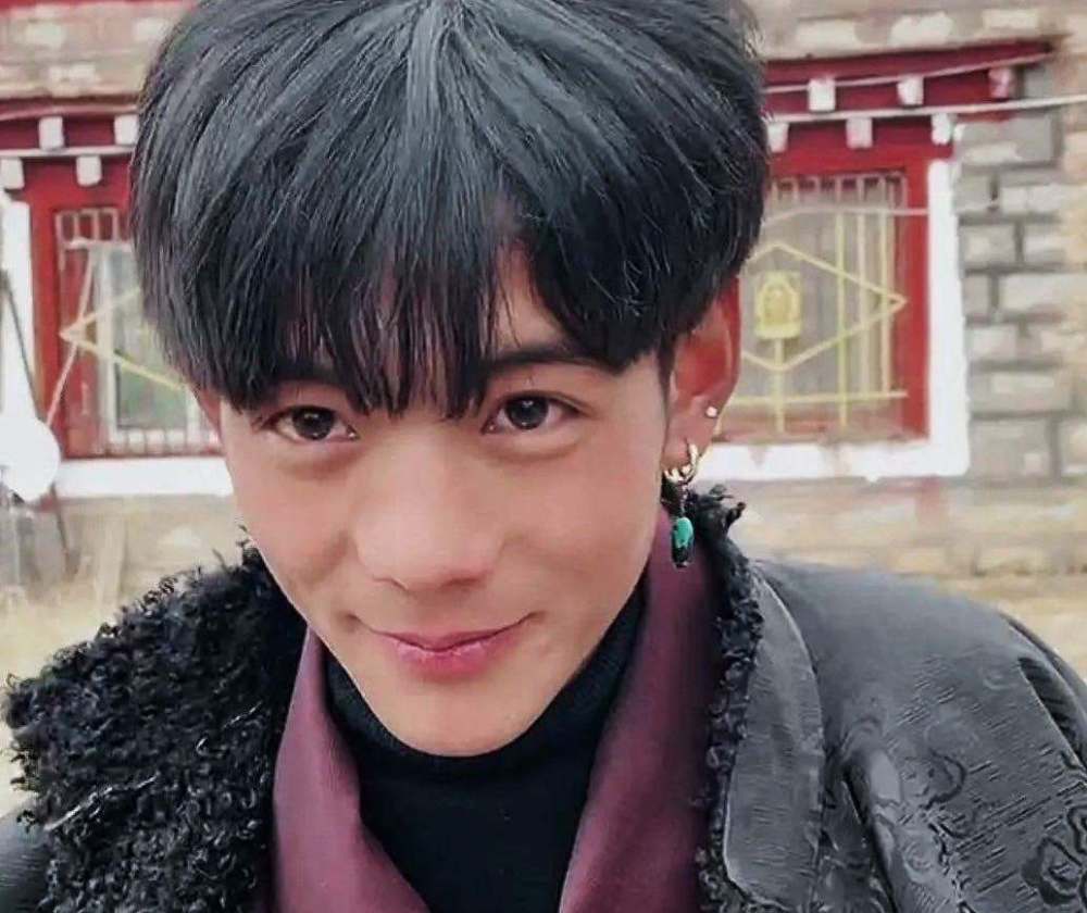 央视官媒:珍视"丁真们"的纯真!丁真婉拒芒果番茄台综艺邀约