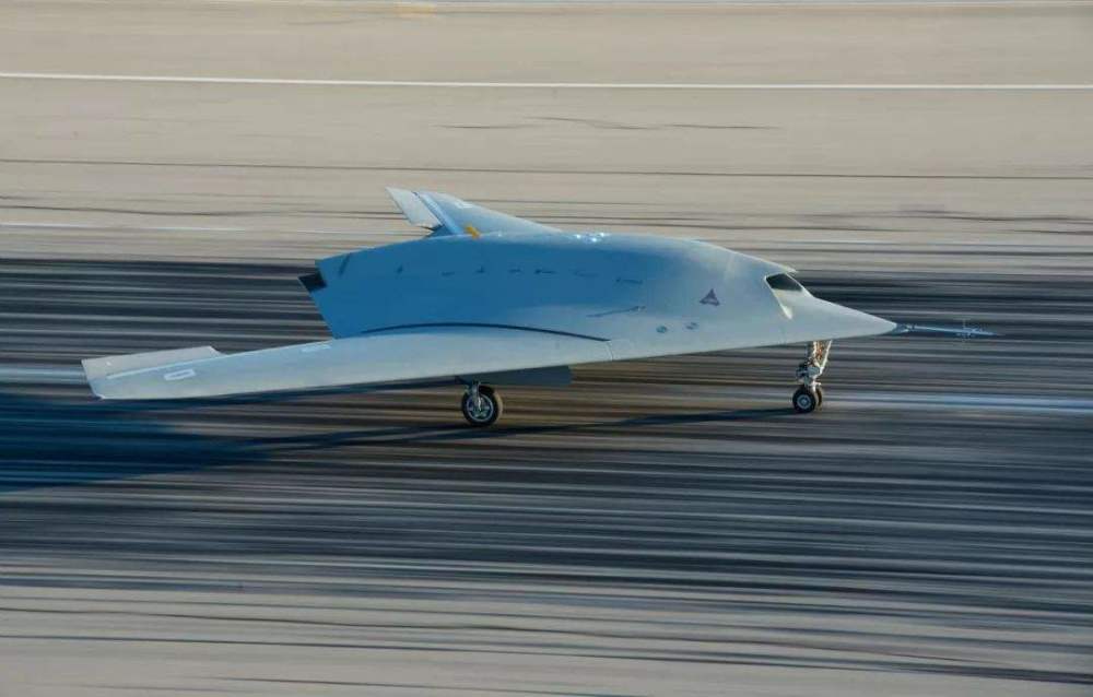 全球首款飞翼无人机,高空高速还隐身,可与歼20协同作战