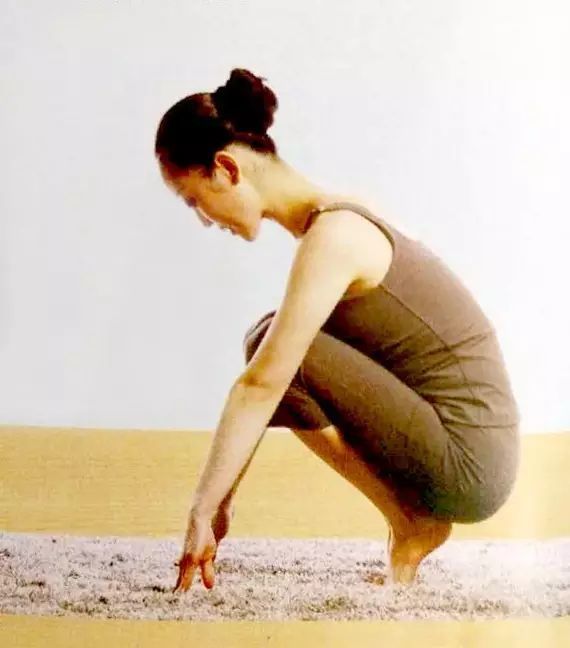 正位瑜伽脚尖跪式