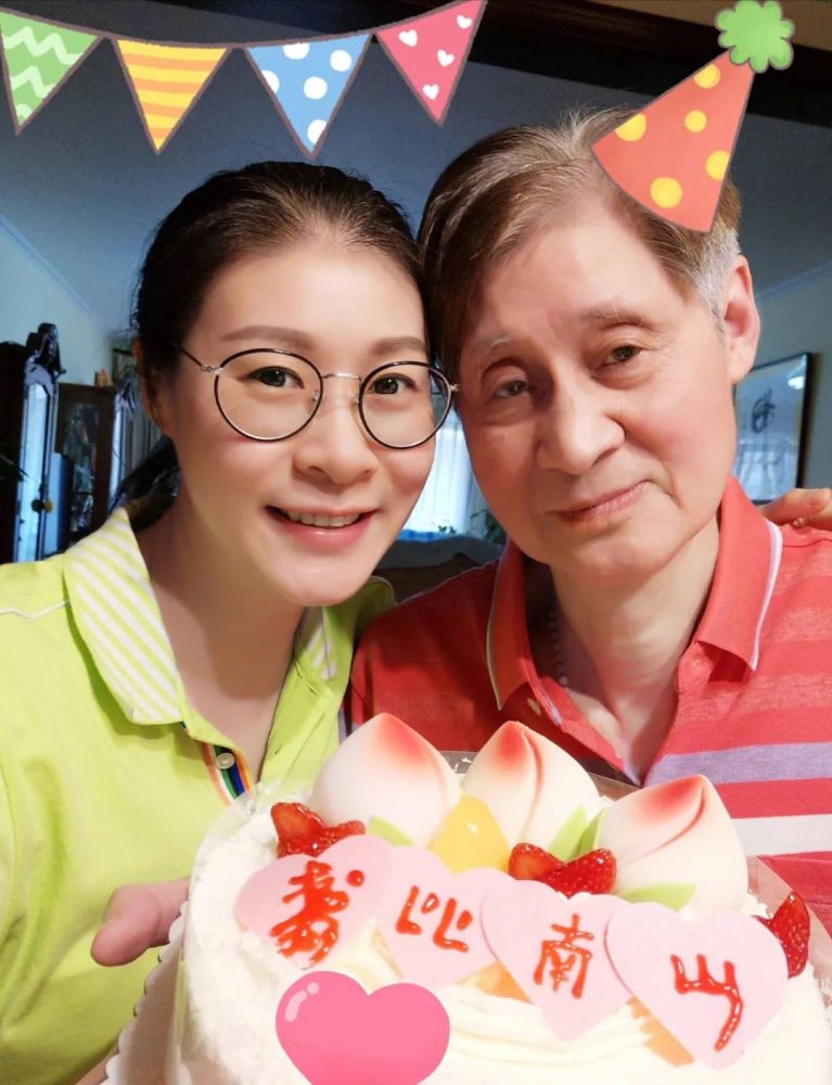 赵蕊蕊爸爸:女儿从排球女神到美女作家,他为女儿的婚事牵挂_腾讯新闻