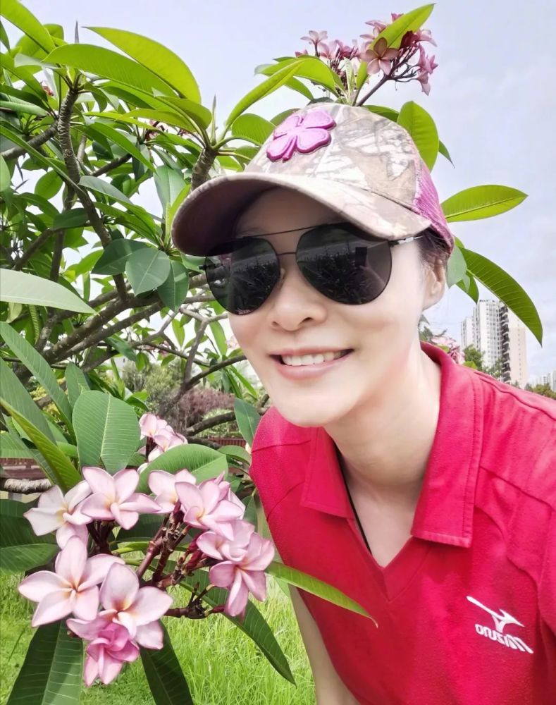 赵蕊蕊爸爸:女儿从排球女神到美女作家,他为女儿的婚事牵挂_腾讯新闻