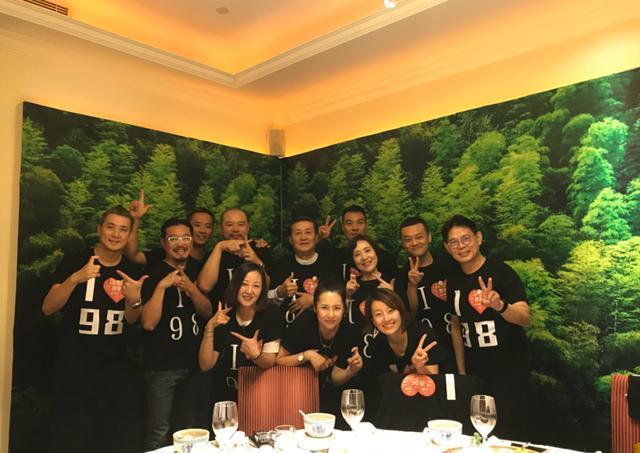 李冰冰任泉晒旧照为母校庆生-WordPress极简博客