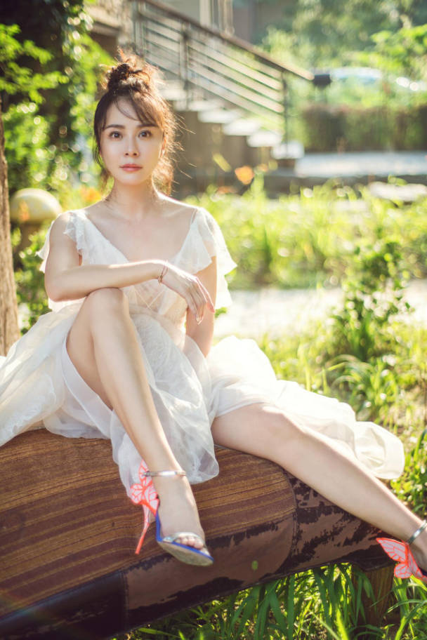 用心演绎角色的演员杨若兮