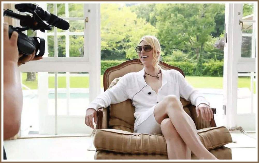 罗兰:揭秘日本第一牛郎待客之道,哪怕造型雷人,一样抓住富婆心_腾讯