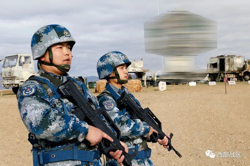 雷达兵高原之上织天网