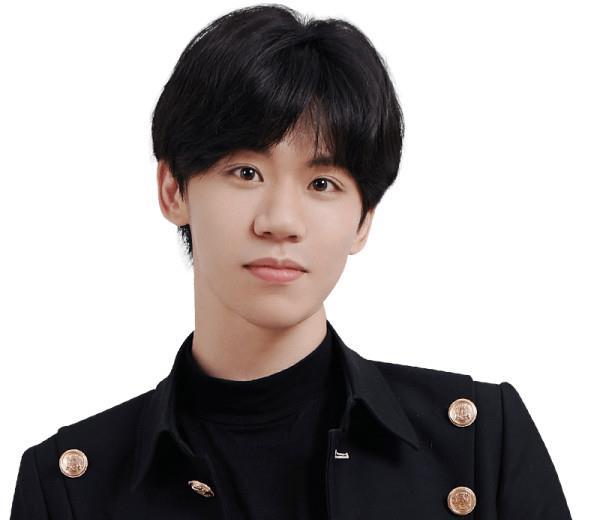 明日之子4胡宇桐演唱会臭脸发微博意有所指