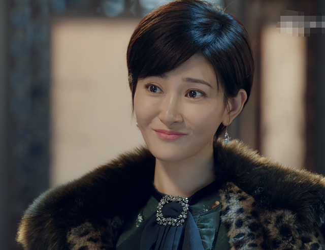 石翠芝的扮演者名叫董玥,2006年踏进娱乐圈,期间也演了不少影视剧