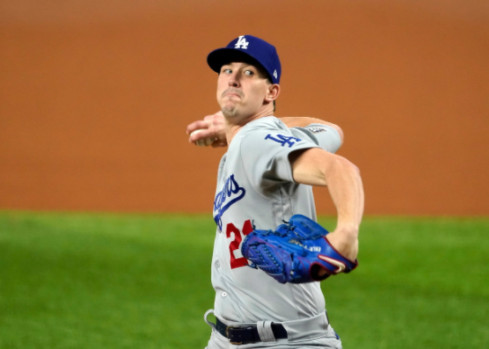 能够在季后赛进行先发的有 科雷顿-克肖(clayton kershaw),沃克-比勒