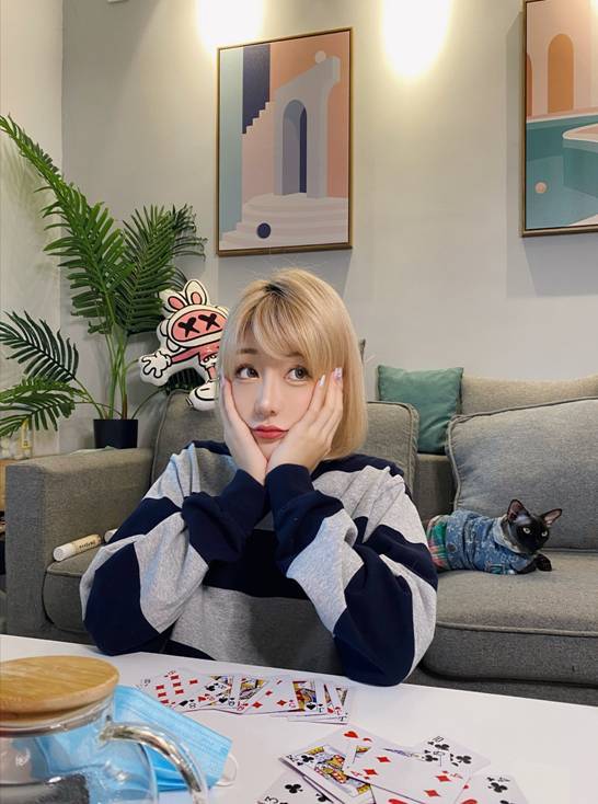 咬米的第二个人设就是男生宿舍的宿管,要知道现实生