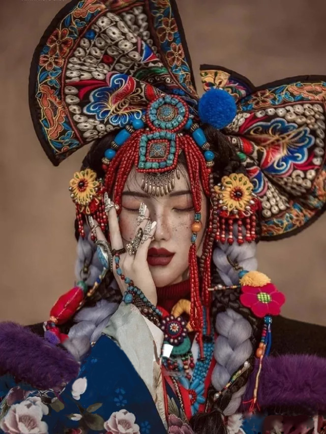 丁真佩戴的绿松石耳环你了解多少？那就跟着我们一起学习一下吧