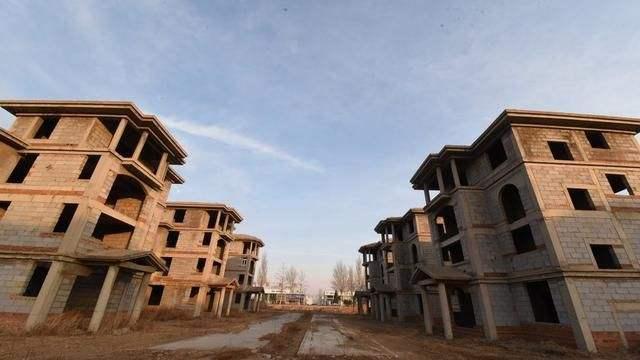 京津新城呈现一种现象,那就是本地人并不想在这处买房子,外地人更不想