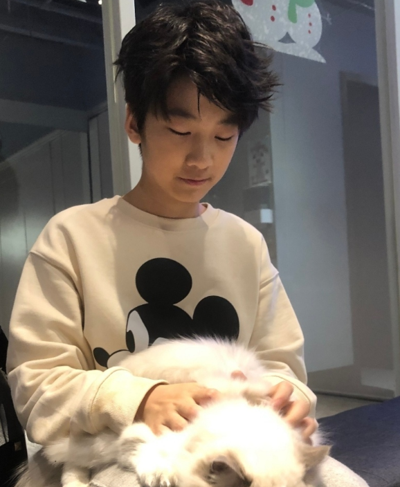 还记得张亮儿子天天吗13岁腿长逆天颜值比爸爸还霸道总裁