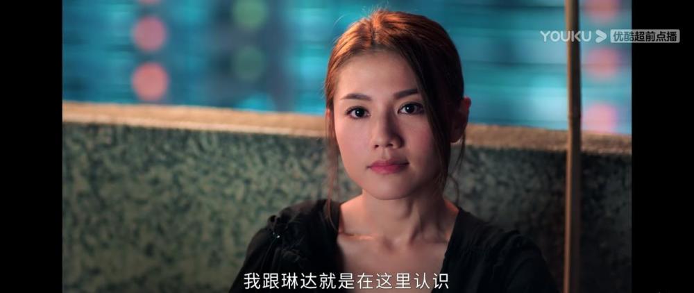 小时候宝儿和父母一起来到马来西亚,住在一栋大厦里面.