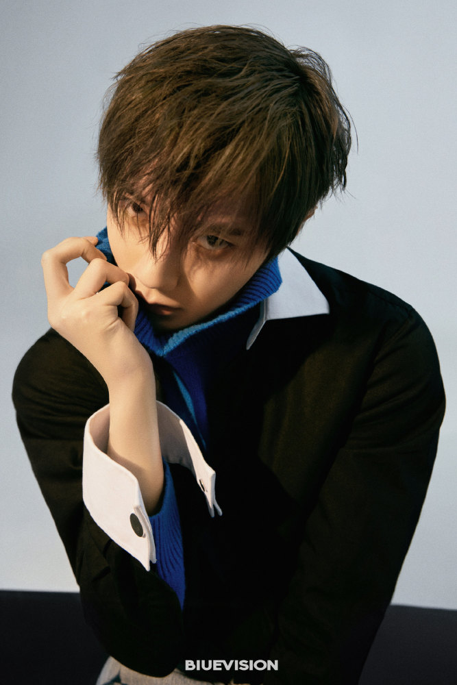 bluevision12月封面人物r1se刘也