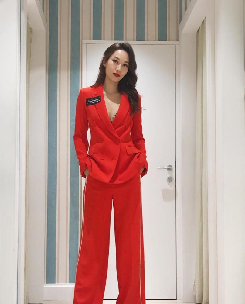 40岁徐子珊退圈后暴瘦穿着朴素现身超市没戴口罩有些憔悴