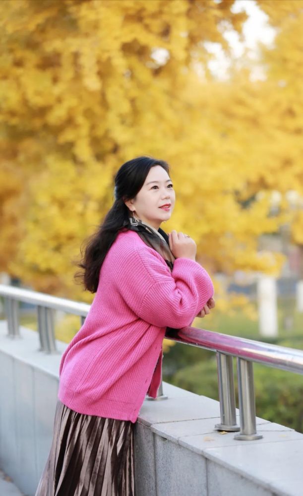 【手机摄影】中年人拍照扬长避短的6个小技巧,让照片韵味无穷