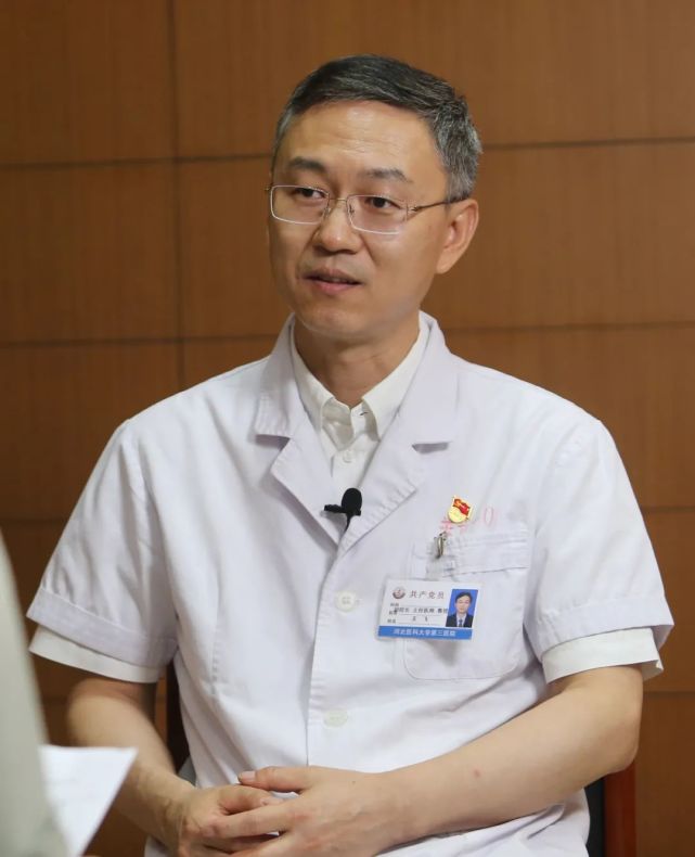 王飞,中共党员,河北医科大学第三医院副院长,河北支援湖北第五批医疗