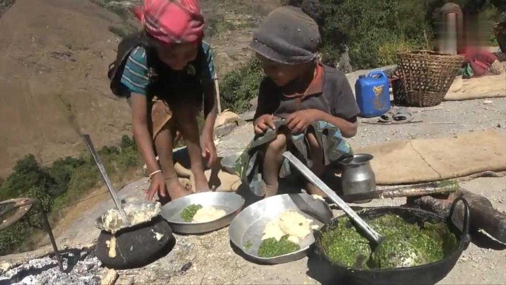 這兩個食物是尼泊爾貧困山區普通家庭常見的了.