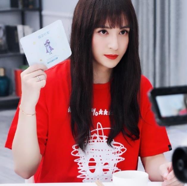 薛之谦的女装,罗志祥的女装,王源的女装,看到他的女装:我恋爱了!