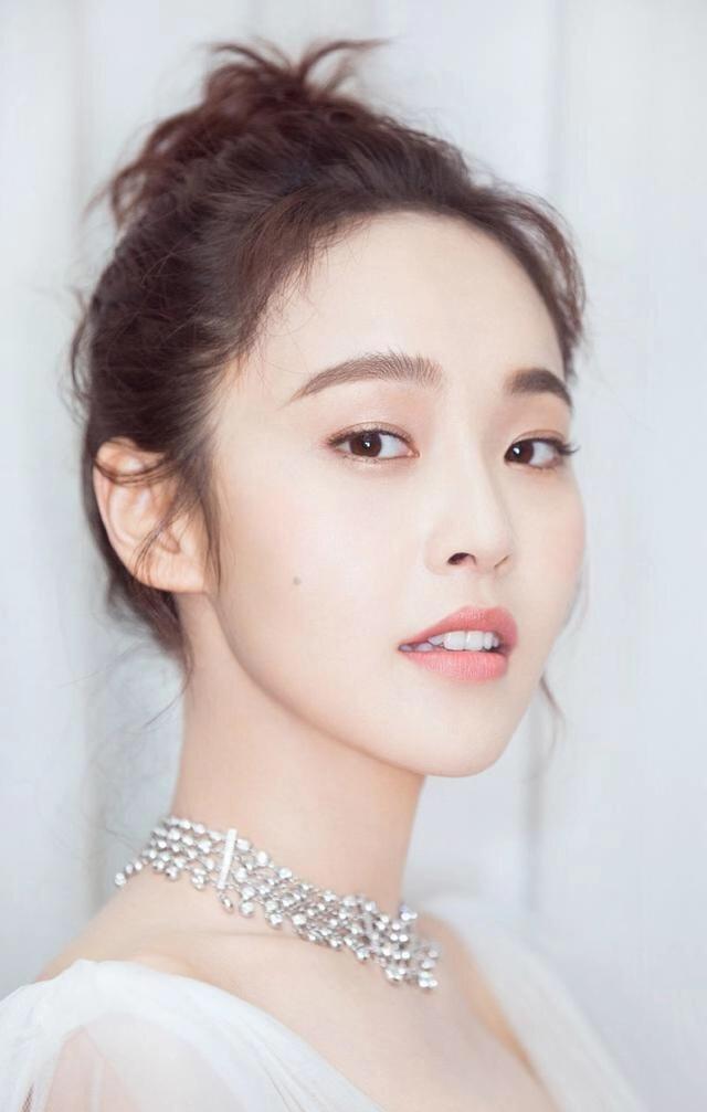 气质女神张佳宁:第5071期时尚潮流穿搭欣赏