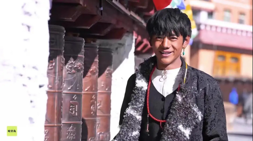 理塘神与灵性的名字那里有康巴汉子扎西丁真纯真的笑脸