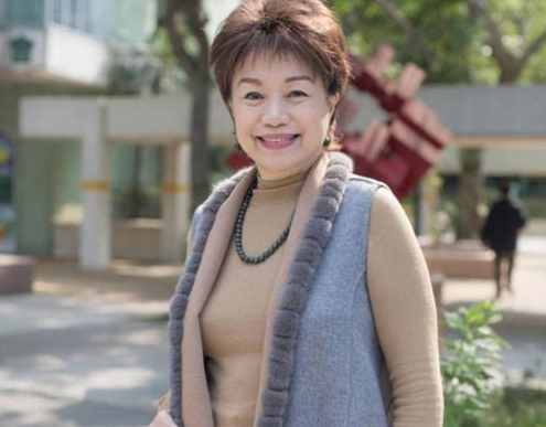 御用妈妈程可为今70岁未婚身价千万拒绝小鲜肉的求婚