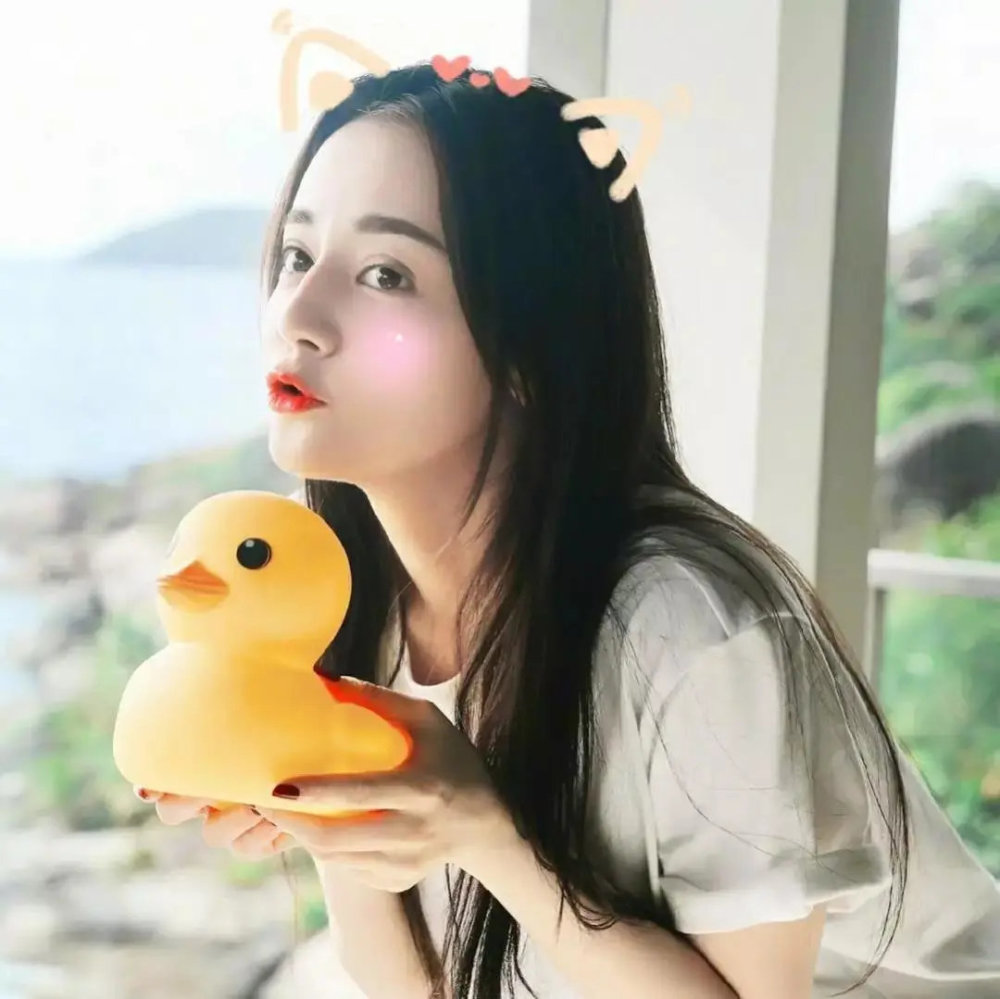 迪丽热巴头像系列不小心掉落凡间的精灵