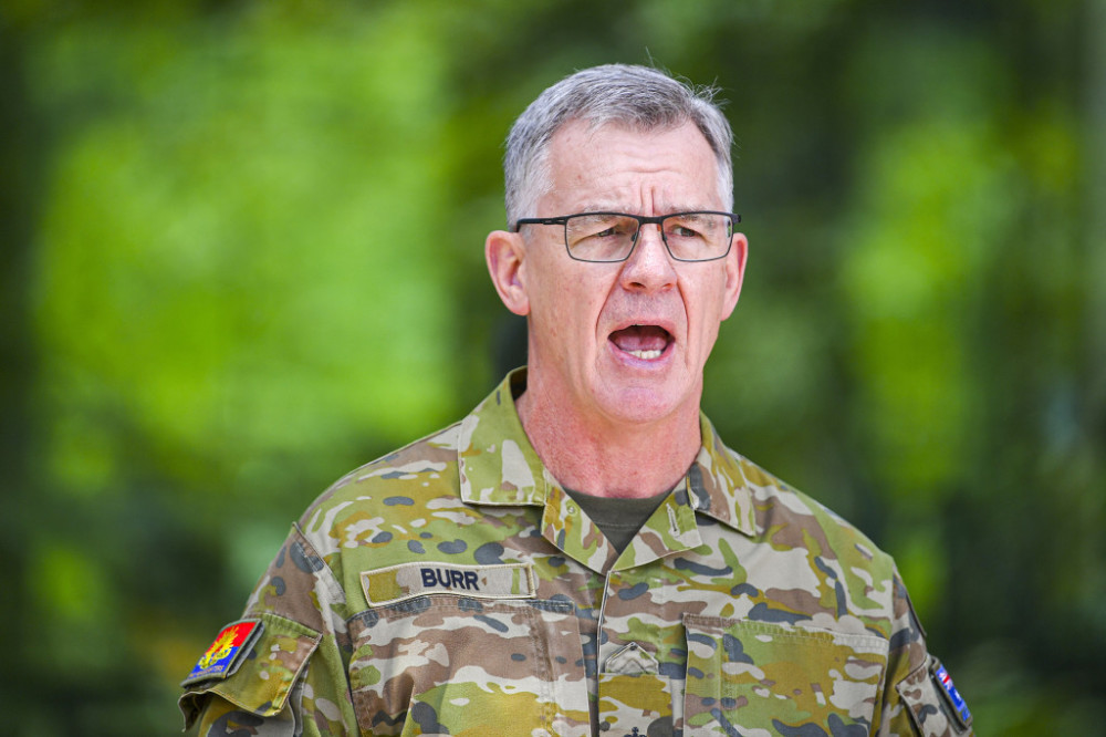 澳军罪行发酵之际英媒曝新罪证澳士兵用塔利班士兵假肢当酒杯