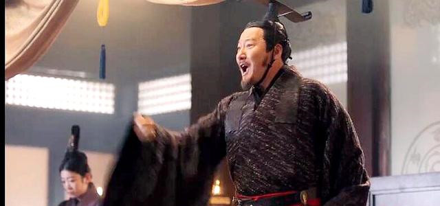 大秦赋:吕不韦朝堂被行刺?秦异人舍身相救?安国君甚为恼怒?_腾讯新闻