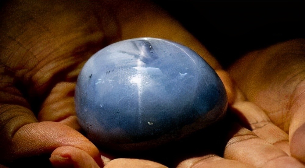 世界最贵蓝宝石叫什么不同(世界上最贵的蓝宝石叫什么名字)