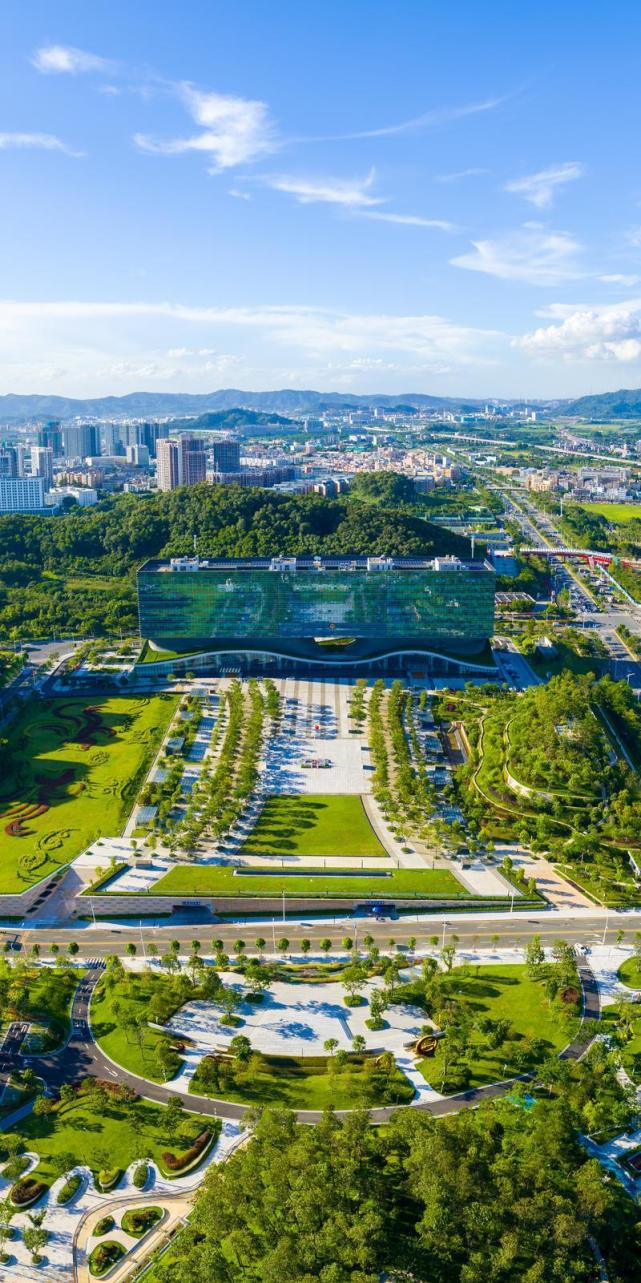 深圳光明擦亮世界一流科学城"蓝绿本底"