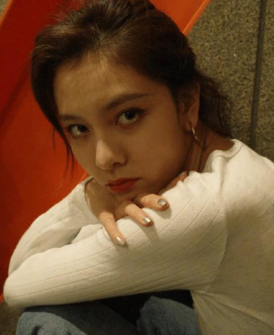 宋妍菲作为明星却生活惬意,被疑是富裕家族支撑,圈内女星都不缺钱