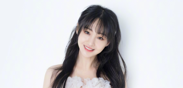 郑爽的小肉鼻又回来了 淡妆录视频清新可爱 是当年的楚雨荨 腾讯新闻