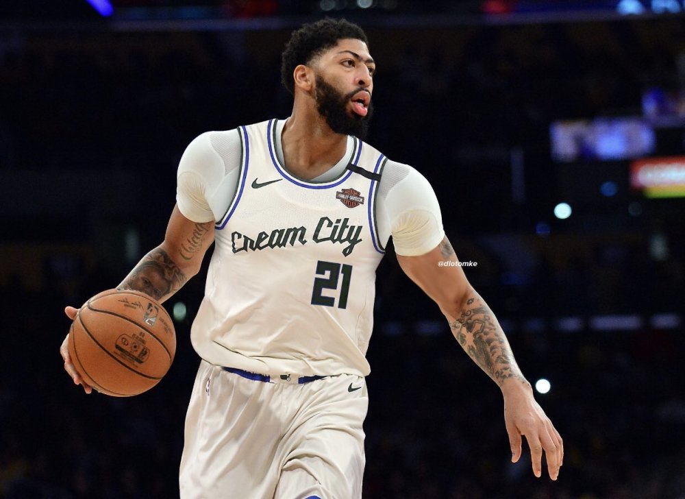 北京时间12月2日,根据雄鹿记者哈里森-斯塔夫鲁拉的报道,雄鹿队球星扬