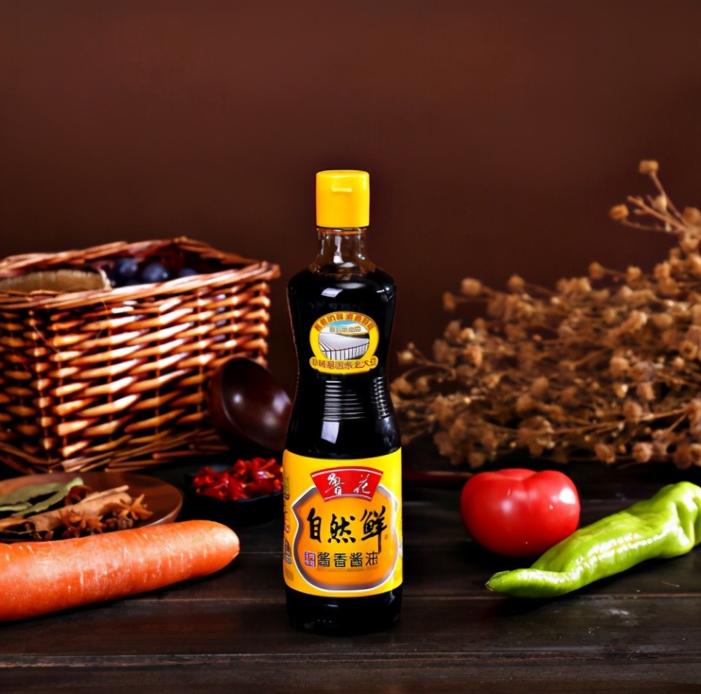 连续获得世界品质评鉴金奖,鲁花自然鲜酱香酱油不一般