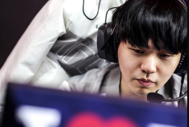 rookie休假期结束回归,住酒店大秀歌喉,新ig即将合体|肖央|rookie|ig