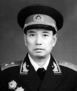 姓开国中将中,吴克华是唯一的上饶人(另外是吴法宪,吴富善均是吉安人)