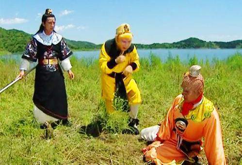 黑水河中,孙悟空猪八戒沙僧三人真的无法驮唐僧过河吗?