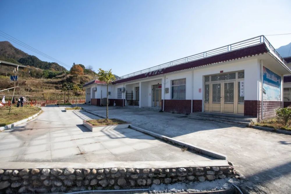 "搬"出大山奔小康|易地扶贫搬迁安置点巡礼:青天乡老鸭村