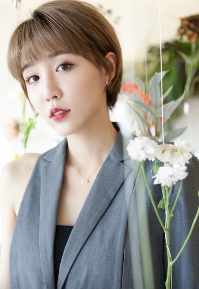 李欣燃新剧追梦者联盟开机挑战霸气社会姐展现后浪独特姿态