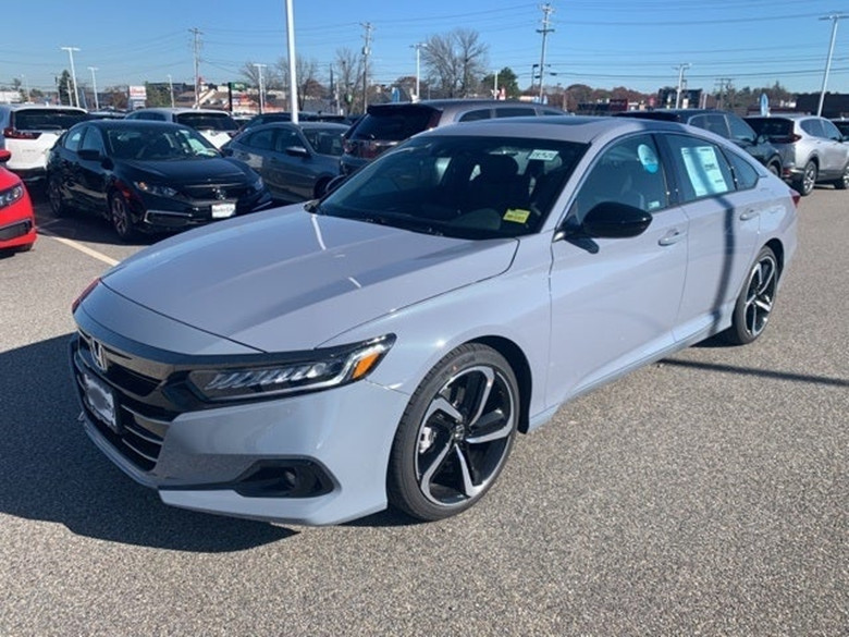 本田雅阁改款现身,水泥灰配色 运动套件质感足,配2.