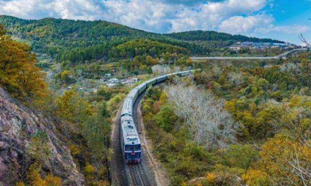 中國行程最長的列車全程5000多公里風景從南看到北